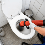 5 astuces de plombier avant d’appeler un pro